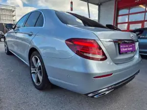 Mercedes-Benz E 220 Bild 12