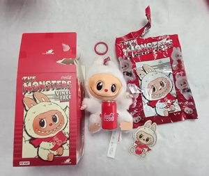 Labubu Pop Mart The Monsters Coca Cola Vinyl Face Happy Factor Bild 3