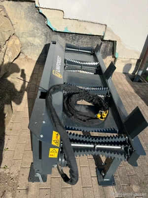 Uniforest VM4 Walzenförderer Stammförderer Bild 3