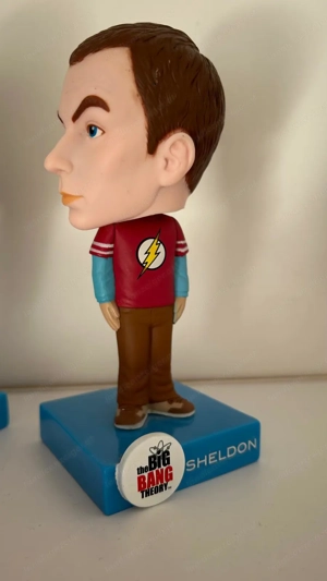 Big Bang Theaory Blue Ray und Wackelkopf Figuren