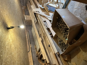 Holzlatten und Balken Bild 2