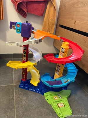 Tut Tut Flitzer Auto-Rennbahn Bild 2