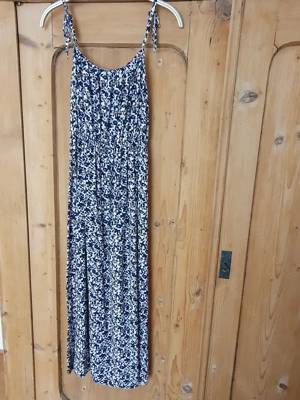 Verschiedene Damenkleider - Größe 34 Bild 8