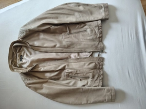 Lederjacke mit Nieten im Schulterbereich Bild 2