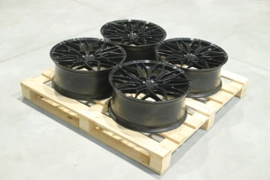 SET-JR#485 Japan Racing JR46 19x8 ET40 Felgenset