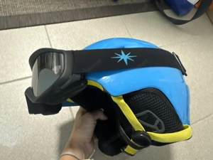 Skihelm mit Brille Bild 2