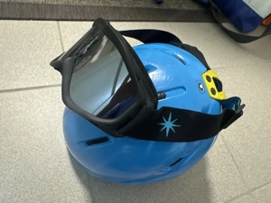 Skihelm mit Brille
