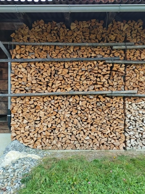 Fichtenbrennholz zu verkaufen 