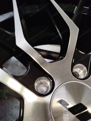 Set-JR#437   Japan Racing JR28 Felgenset Bild 2