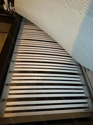 Bett mit Lattenrost und Matratzen, super Zustand Bild 3