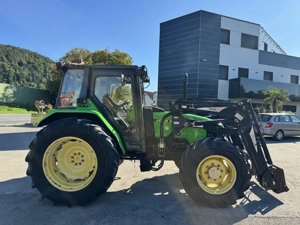 John Deere 3300 HYDRAC EK 120 P Lader Bild 4