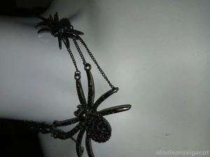 Strass-Kette schwarz m. 3 Strass-Spinnen Bild 3