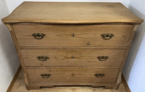 original antike Weichholz Kommode über 100 Jahre Biedermeier wegen Umzug zu verkaufen Bild 3