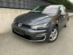 VW e-Golf mit virtual Display, Kamera, Radar, CCS, etc.