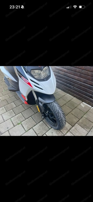Aprilia Roller 125 Bild 4