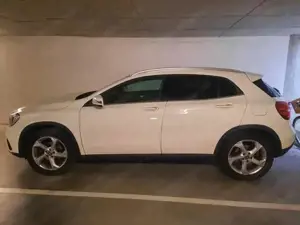 Mercedes-Benz GLA 180 SUV Bild 3