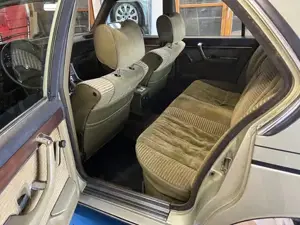 BMW 733i (E23) Bild 6