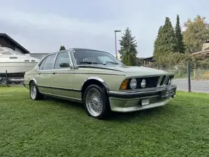 BMW 733i (E23) Bild 5