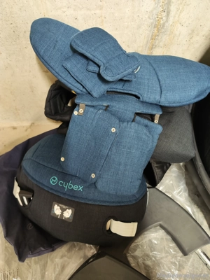 Cybex Sirona Kindersitz mit zwei Bezügen und Sommerüberzug  Bild 5