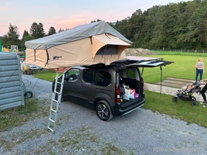 Dachzelt mit Markiese und Unterzelt Bild 2