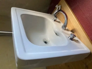 altes Keramikwaschbecken  Bild 4