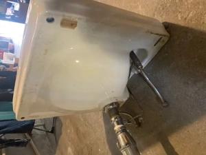 altes Keramikwaschbecken  Bild 5