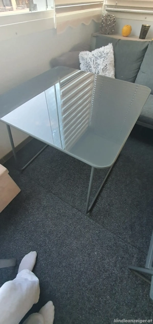 Balkon, Gartentisch.