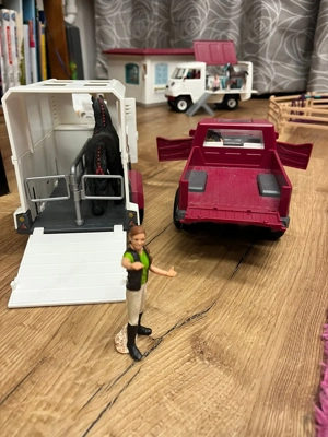 Schleich Horse Club Pick-up mit Anhänger Bild 3