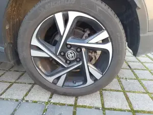 Toyota C-HR Baujahr 2023 Top Zustand   nur 37 000km Bild 3