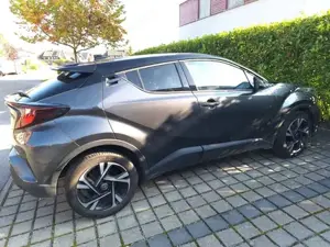 Toyota C-HR Baujahr 2023 Top Zustand   nur 37 000km Bild 8