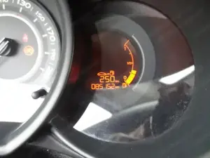 Wenig Kilometer Citroen C3 Advance !! BENZiNER !! Bild 9