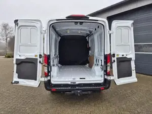 Ford Transit L2H2 2.0 EcoBlue 165PS Trend Heckantrieb 3,5t 2... Bild 10