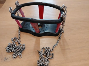 Babyschaukel (wie auf öffentl. Spielplätzen) Bild 2