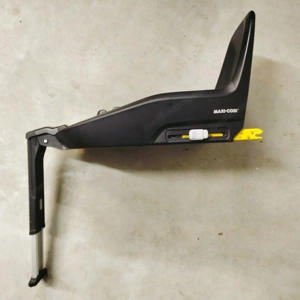 Babyschale mit isofix station  Bild 2