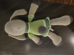 Gehäkelte Spieluhr in Grün Grau Bild 3