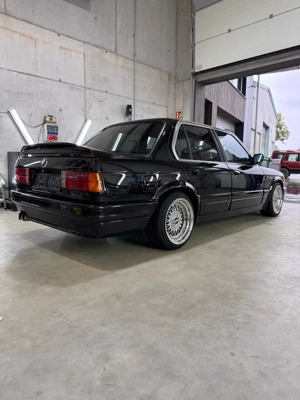 Bmw E30 320i  Bild 4