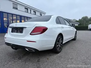 Mercedes-Benz E 220 d 9G-TRONIC Exclusive Widescreen night-edition Bild 3