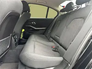 BMW 318d Limousine // Driving Assistant Professional // Parking Assistant Bild 11