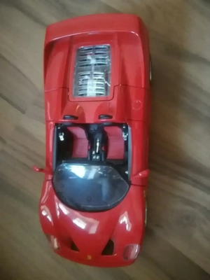 modellauto 1:18 (burago) Bild 2