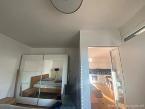 Kleiderschrank Bild 2