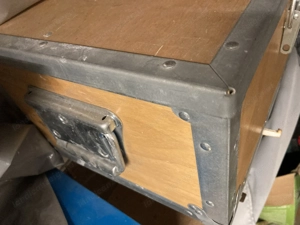 VollHolzkiste mit metal Scharniere und Tragegriffe Bild 2