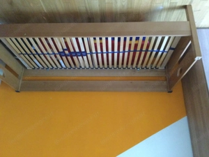 Bett 90x200 mit Lattenrost und Matratze 