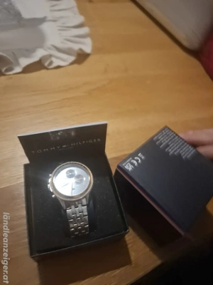 Tommy Hilfiger Uhr mit Verpackung  Bild 3