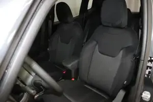 Jeep Renegade Longitude 1.5 T4 DCT7 e-Hybrid 96kW, Business-P... Bild 9