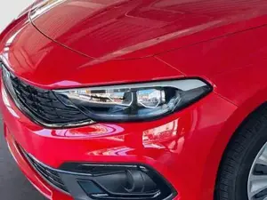 Fiat  1.5 HYBRID DCT AUTOMATIK/KLIMA/TFT/ 96 kW (131 ... Bild 5