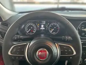Fiat  1.5 HYBRID DCT AUTOMATIK/KLIMA/TFT/ 96 kW (131 ... Bild 8