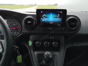 Mercedes-Benz Citan 110 standard (420.753) 1.3 Tourer Pro Tempomat, abg. Scheiben, MF Lenkrad 75 kW  Bild 6