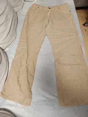 Leinenhose ....................