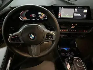 BMW 1er d xDrive Aut. M Sport/PANO-DA/18Z/SHZ/HIFI 140 kW (190 PS), Automatik, Allrad Bild 10