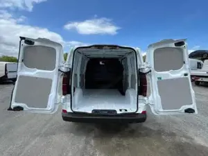 VW Transporter Kasten kurzer Radstand (Kasten Radstand) 2.0 TDI 110kW... Bild 6